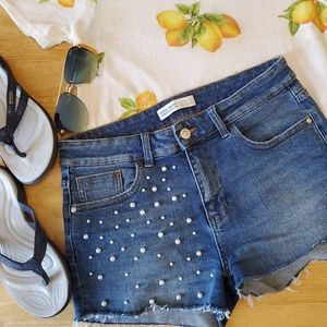 ☀️Zara Pearl Embellished Jean Shorts